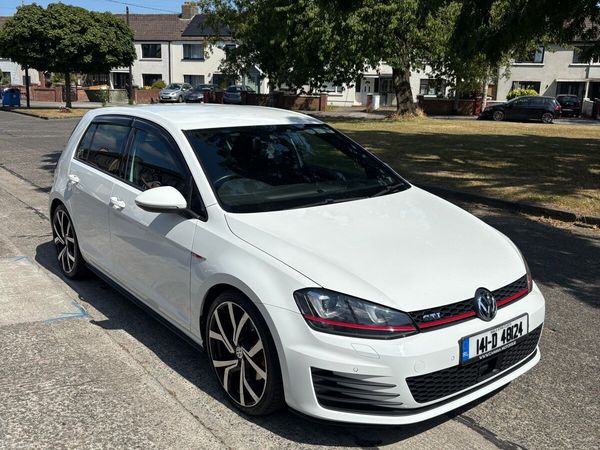 Volkswagen Golf Hatchback, Petrol, 2014, White