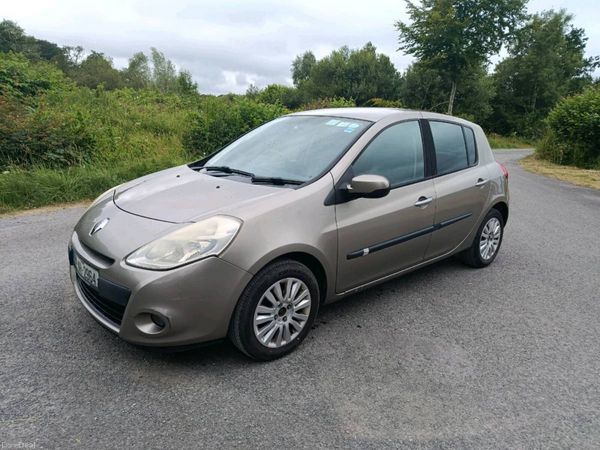 Renault Clio Hatchback, Ethanol Petrol, 2011, Gold