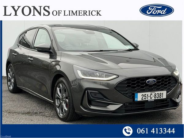 Ford Focus Hatchback, Petrol Hybrid, 2025, Grey