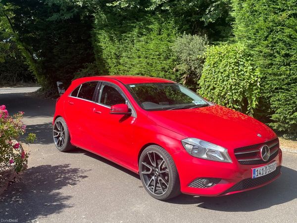 Mercedes-Benz A-Class Hatchback, Diesel, 2014, Red