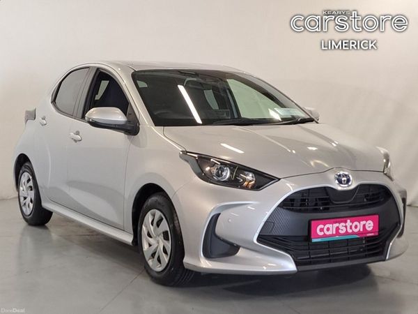 Toyota Yaris Hatchback, Petrol Hybrid, 2022, White