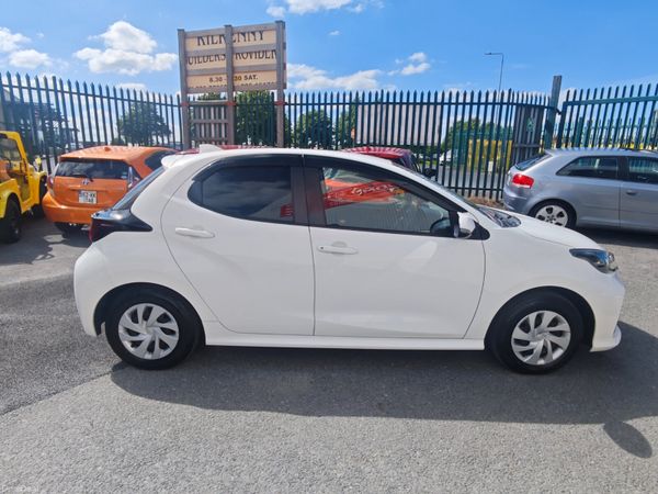 Toyota Yaris Hatchback, Petrol, 2021, White