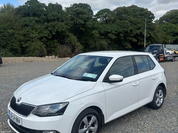 Skoda Fabia Hatchback, Petrol, 2015, White