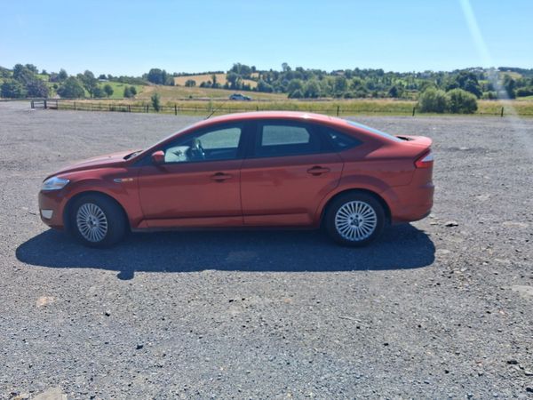 Ford Mondeo Hatchback, Diesel, 2010, Red