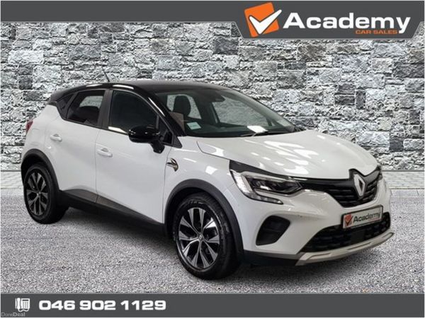 Renault Captur Hatchback, Petrol, 2022, White