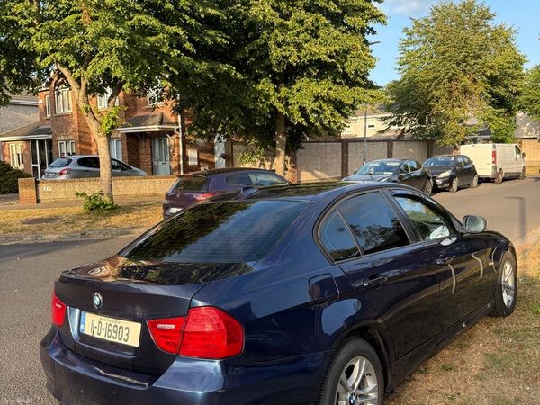 BMW 3-Series Saloon, Diesel, 2011, Blue
