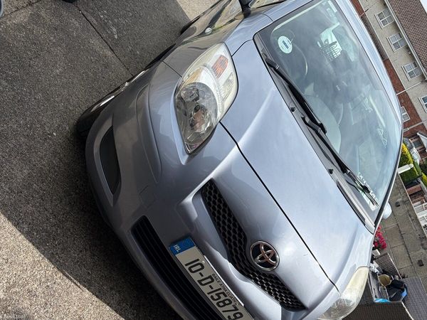 Toyota Yaris Hatchback, Petrol, 2010, Blue