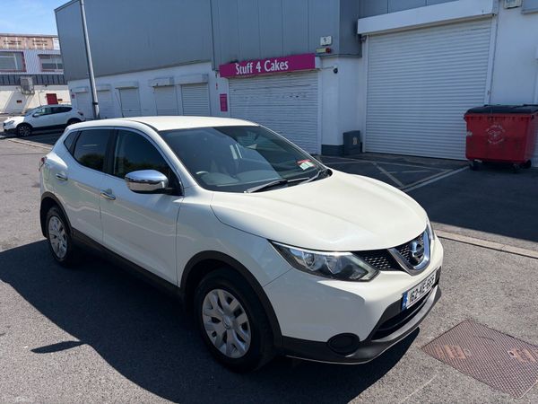 Nissan Qashqai Hatchback, Petrol, 2016, White