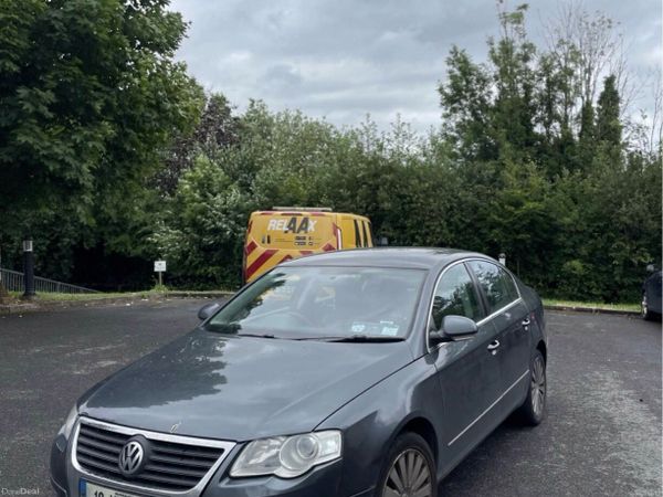 Volkswagen Passat Saloon, Diesel, 2010, Grey