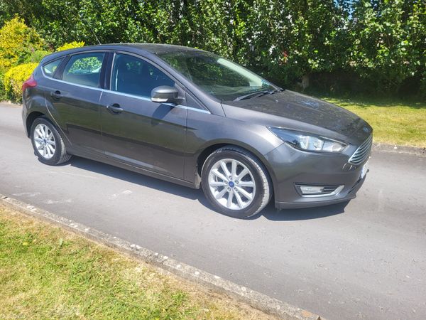 Ford Focus Hatchback, Diesel, 2017, Grey