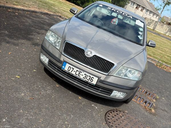 Skoda Octavia Hatchback, Petrol, 2007, Beige