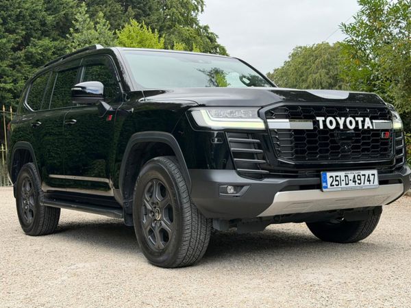 Toyota Land Cruiser Van, Diesel, 2025, Black