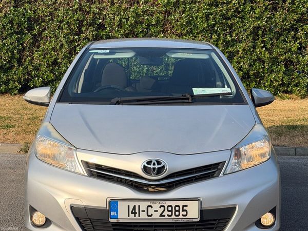 Toyota Yaris Hatchback, Petrol, 2014, Silver