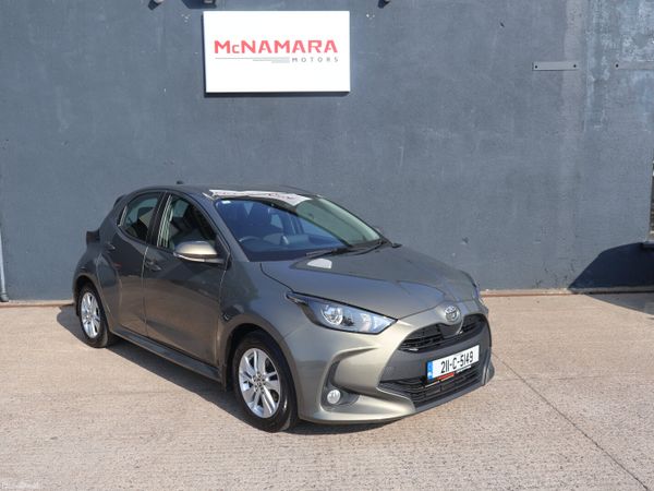 Toyota Yaris Hatchback, Petrol, 2021, Green