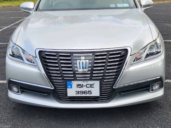 Toyota Crown Saloon, Petrol Hybrid, 2015, Silver