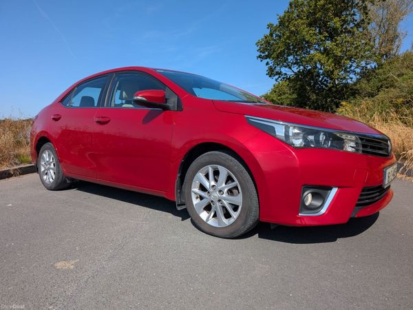 Toyota Corolla Saloon, Petrol, 2016, Red