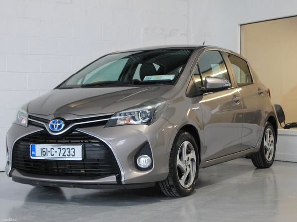 Toyota Yaris Hatchback, Petrol Hybrid, 2016, Beige