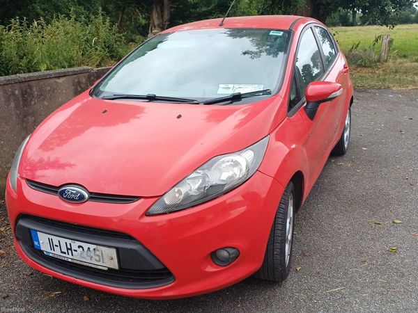 Ford Fiesta Hatchback, Petrol, 2011, Red
