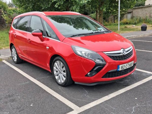 Vauxhall Zafira MPV, Diesel, 2016, Red