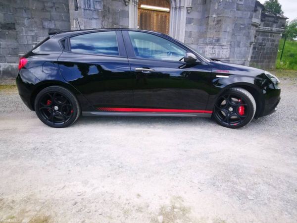 Alfa Romeo Giulietta Hatchback, Petrol, 2018, Black