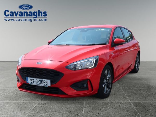 Ford Focus Hatchback, Diesel, 2019, Red