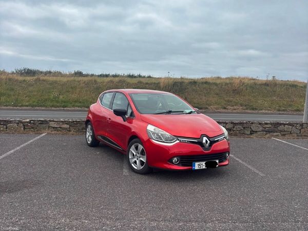 Renault Clio Hatchback, Petrol, 2015, Red
