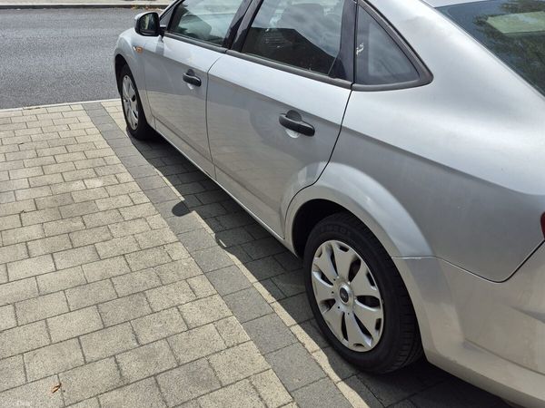 Ford Mondeo Hatchback, Petrol, 2008, Silver