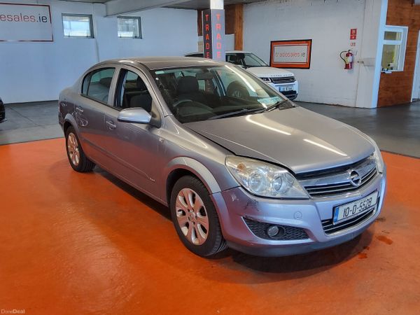Opel Astra Saloon, Petrol, 2010, Silver