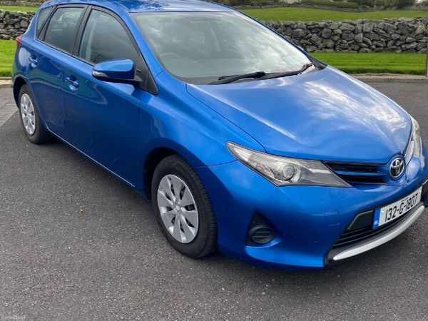 Toyota Auris Hatchback, Diesel, 2013, Blue