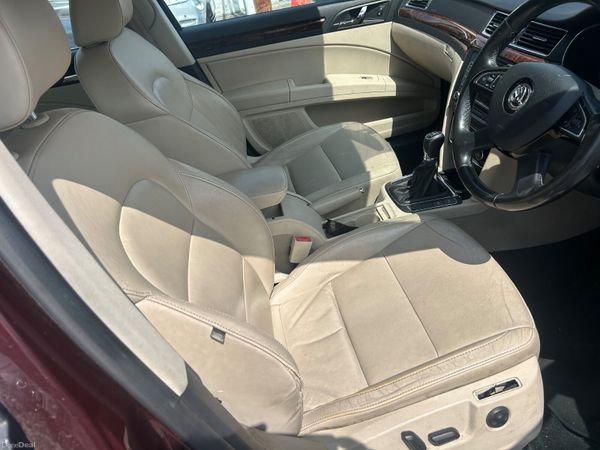 Skoda Superb Saloon, Diesel, 2014, Red