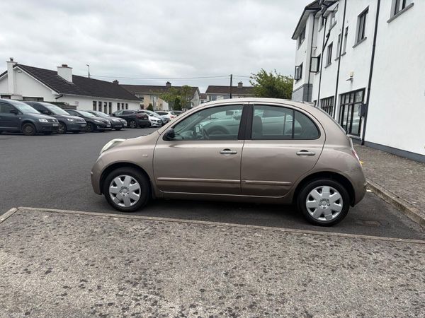 Nissan Micra Hatchback, Petrol, 2009, Gold