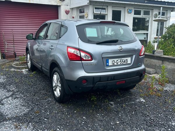 Nissan Qashqai Hatchback, Diesel, 2012, Grey