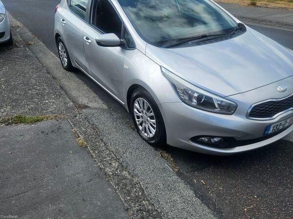 Kia Ceed Hatchback, Diesel, 2013, Silver