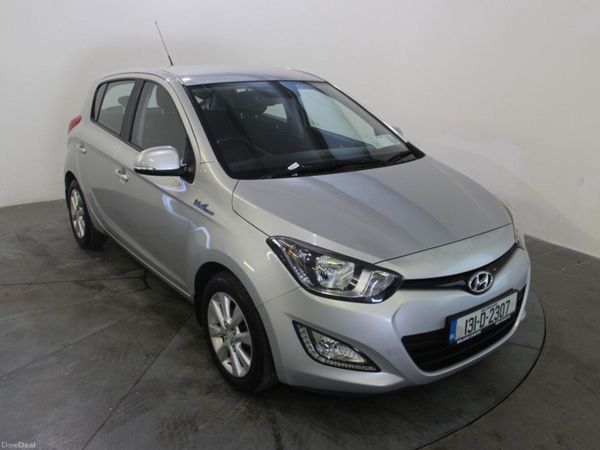 Hyundai i20 Hatchback, Petrol, 2013, Silver