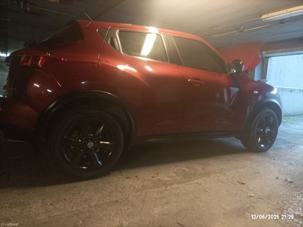 Nissan Juke SUV, Petrol, 2011, Red
