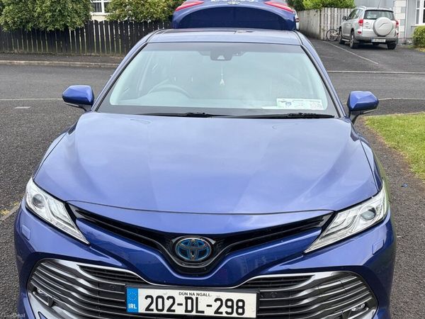 Toyota Camry Saloon, Petrol Hybrid, 2020, Blue