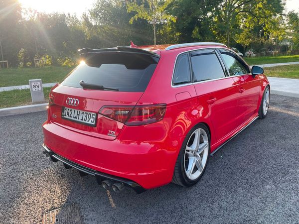 Audi A3 Hatchback, Diesel, 2014, Red