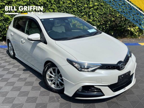 Toyota Auris Hatchback, Petrol Hybrid, 2017, White