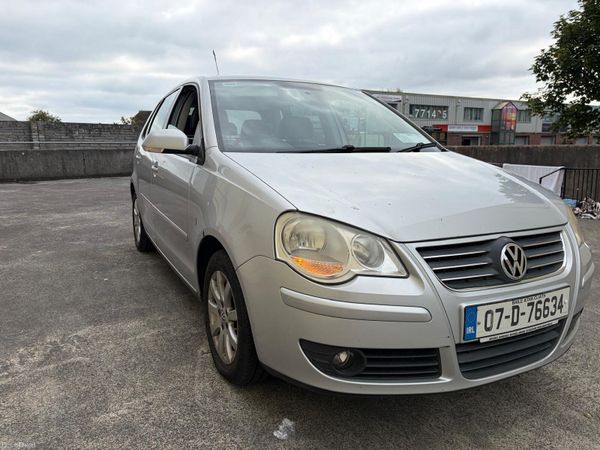 Volkswagen Polo Hatchback, Petrol, 2007, Silver
