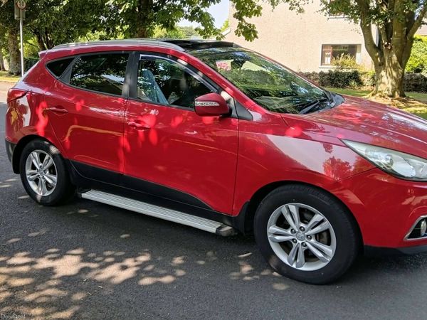 Hyundai ix35 SUV, Diesel, 2013, Red