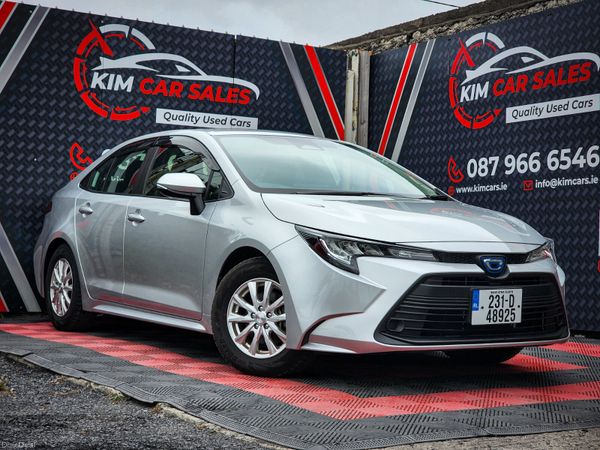 Toyota Corolla Saloon, Petrol Hybrid, 2023, Silver