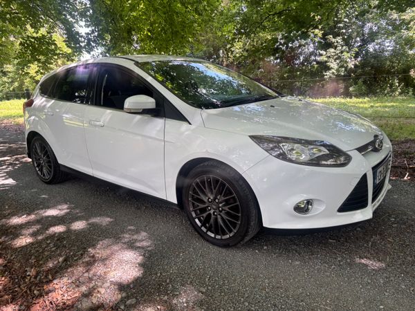 Ford Focus Hatchback, Petrol, 2013, White