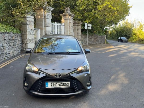 Toyota Yaris Hatchback, Petrol, 2017, Grey