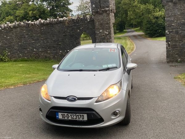 Ford Fiesta Hatchback, Diesel, 2010, Silver