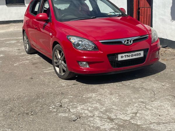 Hyundai i30 Hatchback, Diesel, 2011, Red