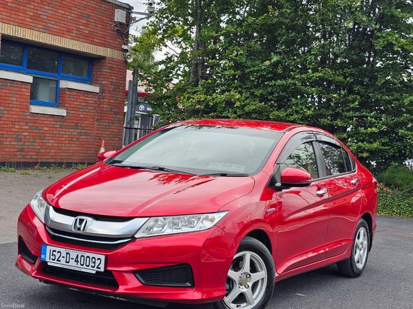 Honda Grace Saloon, Petrol Hybrid, 2015, Red