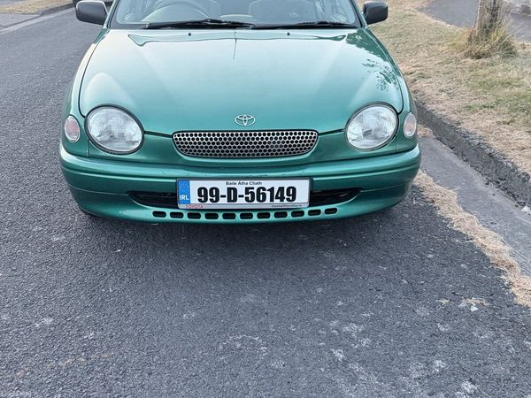 Toyota Corolla Hatchback, Petrol, 1999, Green