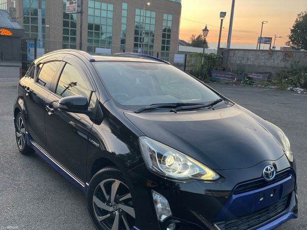 Toyota Aqua Hatchback, Petrol Hybrid, 2015, Black