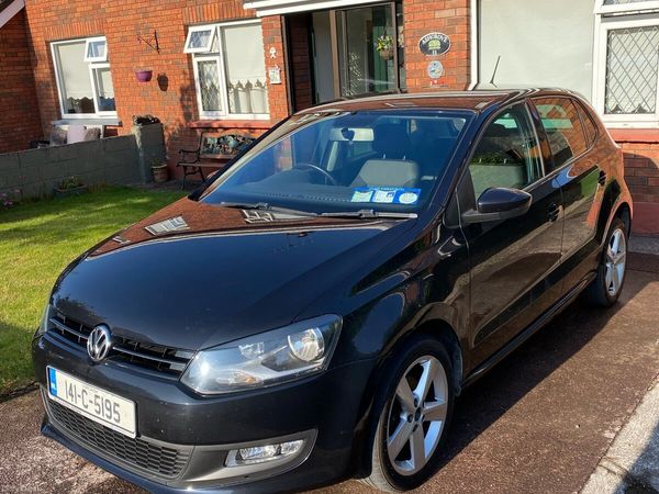 Volkswagen Polo Hatchback, Petrol, 2014, Black