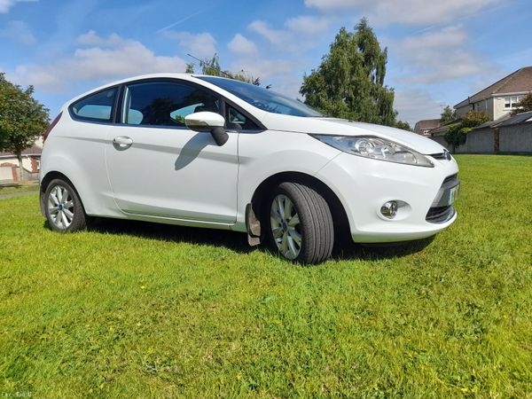 Ford Fiesta Hatchback, Petrol, 2011, White